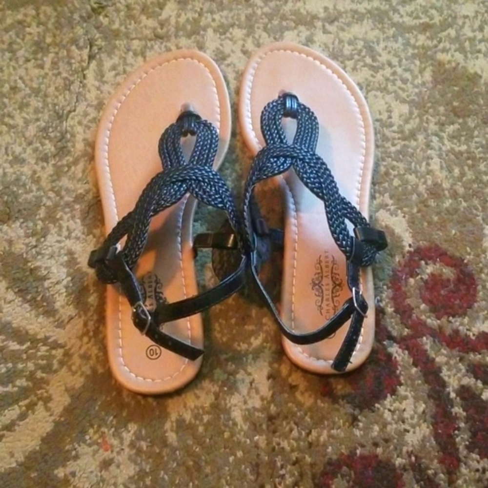 Sandals - Picture 2 of 4
